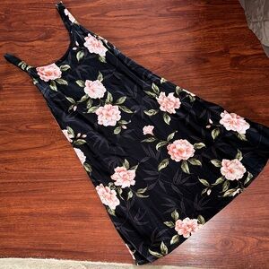 Hilo Hattie Black and White Floral Dress size medium